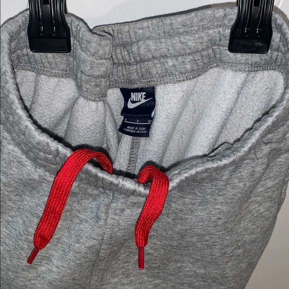 Boys S Nike gray sweatpants - Picture 3 of 3